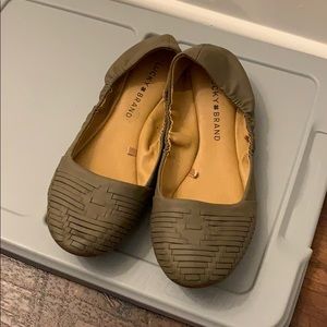 Lucky Brand green flats size 7 NEW!